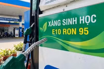 Ôtô, xe máy đang sử dụng có cần súc bình xăng khi sử dụng xăng E10