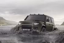 Lý do nào khiến siêu SUV Defender OCTA bị cắt gần 100 mã lực?