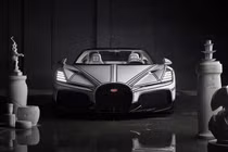 Tận thấy siêu phẩm Bugatti Mistral "hàng thửa" bình xăng bằng gốm sứ
