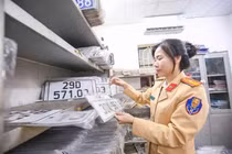 Miễn lệ phí trước bạ xe máy, giảm 50% lệ phí trước bạ ôtô đến 28/2/2027