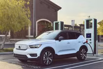 Triệu hồi 64.000 xe Volvo XC40 vì pin cao áp có nguy cơ cháy nổ