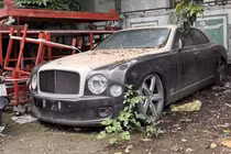 Xe sang Bentley Mulsanne trị giá chục tỷ "bỏ xó" ở Hà Nội