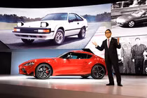 Lợi nhuận giảm, Chủ tịch Toyota vẫn nhận lương 350 tỷ đồng