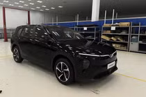 Xe MPV điện 7 chỗ VinFast Limo Green lộ diện ngoài đời thực