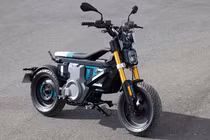 Chi tiết BMW CE 02 từ 72 triệu đồng - xe máy điện chạy 109km/sạc