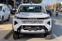 Cận cảnh xe bán tải Toyota Hilux 2026 vừa đưa về đại lý Việt