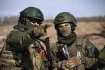Nga vượt qua tuyến phòng thủ Donbass mới, tiến vào trung tâm Pokrovsk