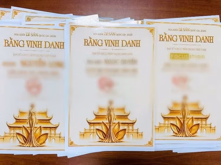 Đơn vị tổ chức cuộc thi “Hoa khôi Di sản quốc gia 2026” tự cấp bằng vinh danh. Ảnh CAHN