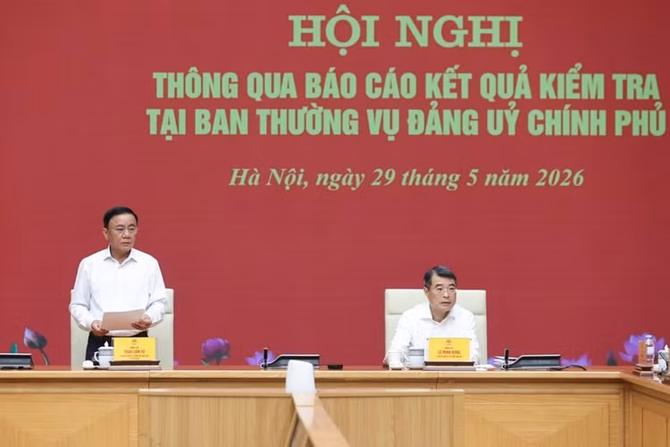 Đồng chí Trần Cẩm Tú nêu rõ, Đoàn kiểm tra, giám sát đánh giá cao những nỗ lực, cố gắng và kết quả đạt được của Đảng ủy Chính phủ trong thời gian qua, hoàn thành khối lượng công việc lớn, cơ bản đáp ứng yêu cầu đề ra, có những đột phá - Ảnh: VGP/Nhật Bắc