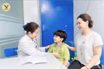Đau bụng, nôn trớ, bé trai 18 tháng tuổi bất ngờ bị lồng ruột