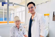 Cụ bà 71 tuổi thoát nguy kịch sau ca mổ lấy u màng não gần 8cm