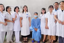 Sản phụ sinh non 27 tuần, nguy kịch sau đẻ rơi tại nhà