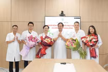 Vỡ thành tim sau nhồi máu, phẫu thuật ngay trên tim đang đập