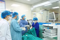 Lao phổi, uống rượu, người bệnh 61 tuổi sốc nhiễm khuẩn, áp-xe phổi nguy kịch