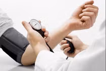 Huyết áp giảm trong mùa nóng: Dấu hiệu tốt hay cái bẫy nguy hiểm?