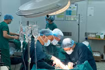 Chỉ đau bụng âm ỉ 2 ngày, cụ ông 70 tuổi suýt vỡ ruột thừa vì chủ quan