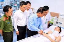  Cứu sống cảnh sát bị đứt động mạch cảnh khi làm nhiệm vụ