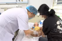 Mới 13 tháng tuổi đã phát hiện u tinh hoàn ác tính