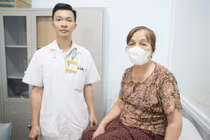 Thủng gần 3/4 chu vi đại tràng, người đàn ông 69 tuổi đứng trước ca mổ khó