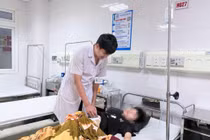 Xoắn ruột gây hoại tử, hai bệnh nhi được phẫu thuật cấp cứu