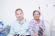 Nhiều năm đau đầu âm ỉ, đến khi yếu liệt, ngã mới phát hiện u màng não 