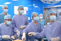 Đau bụng thoáng qua 2 ngày, phát hiện ung thư đại tràng suýt gây tắc ruột