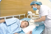 Ngã xe đạp nhẹ, bé 11 tuổi chấn thương sọ não nguy kịch được cứu kịp thời