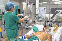 Sốc nhiễm khuẩn, hoại tử da vì liên cầu lợn ở người đàn ông 61 tuổi