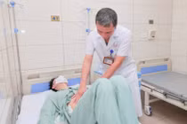 Chủ quan với đau bụng, nam thanh niên 23 tuổi suýt trả giá vì ruột thừa vỡ