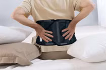 Lạm dụng đai lưng làm hại cột sống