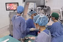 Vi phẫu 10 giờ cứu sống da đầu đứt rời sau tai nạn lao động