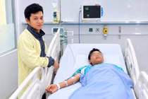 15 phút ép tim tại chỗ cứu bé trai bị sét đánh ngừng tim