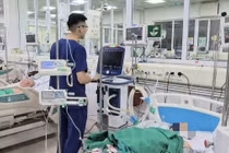 4 ngày sốt xuất huyết, cụ bà 69 tuổi tại Hà Nội phải lọc máu cấp cứu
