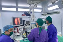 Chảy nước mũi trong kéo dài, hai người trẻ không ngờ rò dịch não tủy qua mũi 