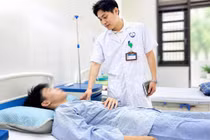 Suýt mất tinh hoàn vì chủ quan sưng đau sau chơi bóng đá