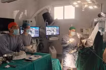 Kích thích não sâu, chấm dứt run rẩy vì parkinson cho người đàn ông Bắc Ninh