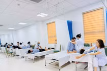 Đỡ đau sau mổ chóp xoay không có nghĩa gân đã liền