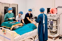 Cụ ông 81 tuổi đột quỵ 'hồi sinh' đường ăn nhờ mở thông dạ dày qua nội soi