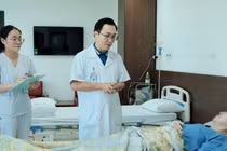 Cắt bàng quang tận gốc, tái tạo bàng quang mới bằng quai ruột tự thân