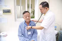 Điều kỳ diệu cho bệnh nhân ung thư phổi U70 khi được phát hiện, điều trị sớm