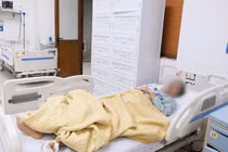 Loét bàn chân do đái tháo đường, người đàn ông 67 tuổi ngừng tim nguy kịch