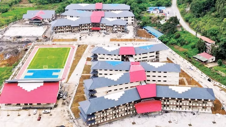 Trường phổ thông nội trú tiểu học và trung học cơ sở Mường Khương là một trong bốn trường của tỉnh Lào Cai hoàn thành mục tiêu xây dựng. (Ảnh Đại Thắng)