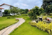 Choáng ngợp biệt thự 70 tỷ như khu nghỉ dưỡng của Trường Giang - Nhã Phương 