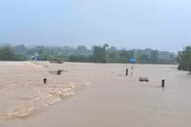 Mưa lớn gây ngập úng cục bộ ở Hà Tĩnh