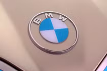 Vị thế của Mercedes-Benz tại Việt Nam đang bị BMW “đe dọa” soán ngôi