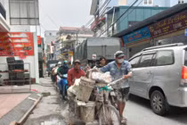 Cận Tết, làng gốm sứ Bát Tràng nhộn nhịp cả ngày 