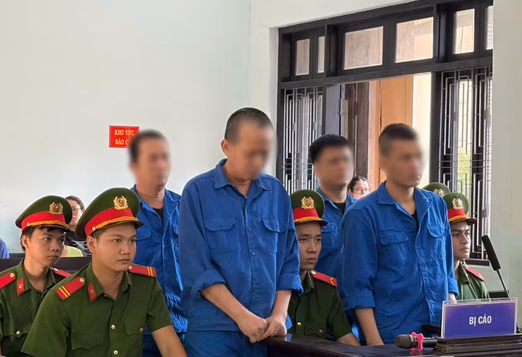 Các bị cáo tại phiên toà. Ảnh: Ngọc Minh