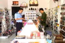 Cà Mau thu giữ 2.000 sản phẩm mỹ phẩm bán trên mạng xã hội