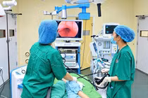 Bé 33 tháng tuổi nhập viện cấp cứu do uống nhầm thuốc nhuộm tóc