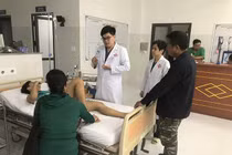 Phẫu thuật cứu học sinh bị thủng dạ dày tại Côn Đảo